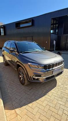 JEEP COMMANDER 2.0 TD380 TURBO DIESEL OVERLAND AT9 JEEP COMMANDER 2.0 TD380 TURBO DIESEL OVERLAND AT9